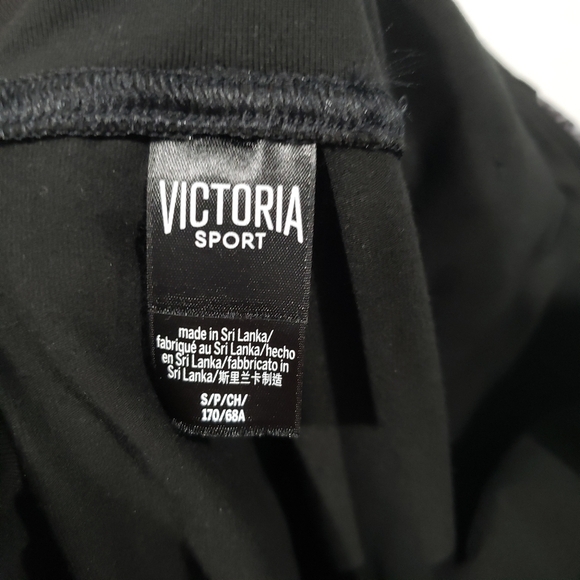 Victoria Sport Cropped Black Leggings with Paisley Print on the Sides Size Small - Picture 5 of 9